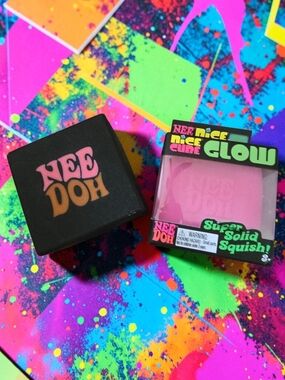 Schylling NeeDoh Nice Cube Glow With 3D Printed Hinged Case